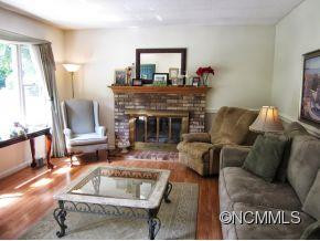 41 LAUREL WAY WEST - Photo 2
