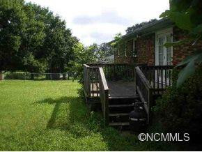 139 Robbins Drive - Photo 2