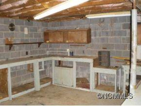 139 Robbins Drive - Photo 6