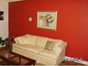 215 Rutledge Drive - Photo 3