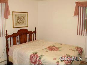 215 Rutledge Drive - Photo 4