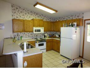 38 APPIAN WAY - Photo 2