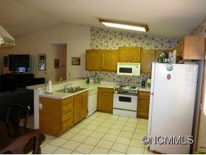38 APPIAN WAY - Photo 5