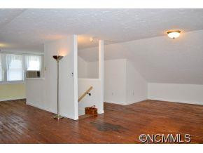 163 Dobbins Street - Photo 15