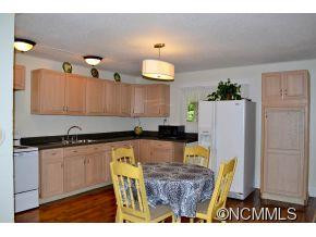 163 Dobbins Street - Photo 4