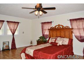 163 Dobbins Street - Photo 7