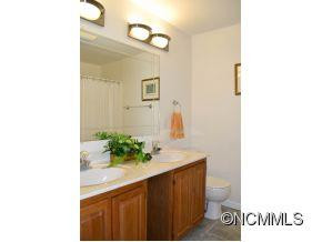 163 Dobbins Street - Photo 8