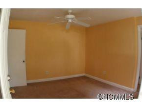 261 View - Photo 12