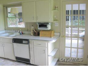 198 FAIRWAY DRIVE - Photo 8