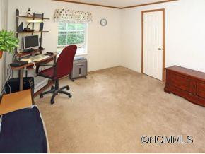 440 KATIE DRIVE - Photo 10