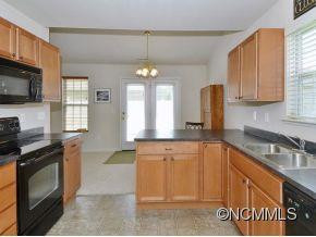 130 BIRKSHIRE WAY - Photo 4