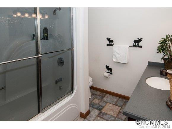 3180 North River Rd - Photo 14