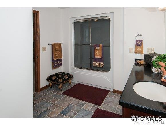 3180 North River Rd - Photo 15