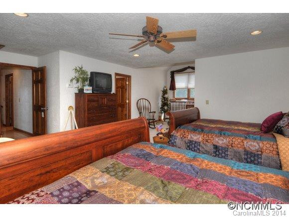 3180 North River Rd - Photo 16