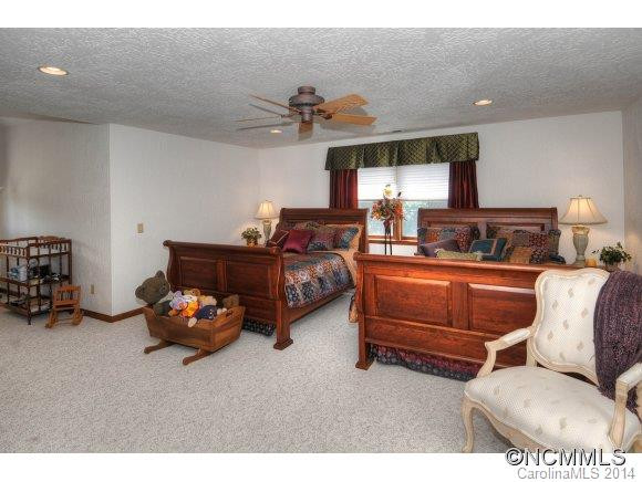 3180 North River Rd - Photo 18