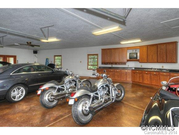 3180 North River Rd - Photo 24