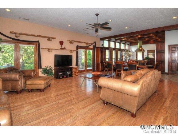 3180 North River Rd - Photo 5