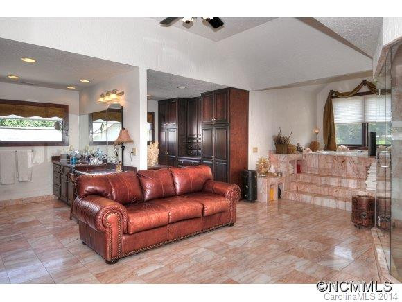 3180 North River Rd - Photo 9