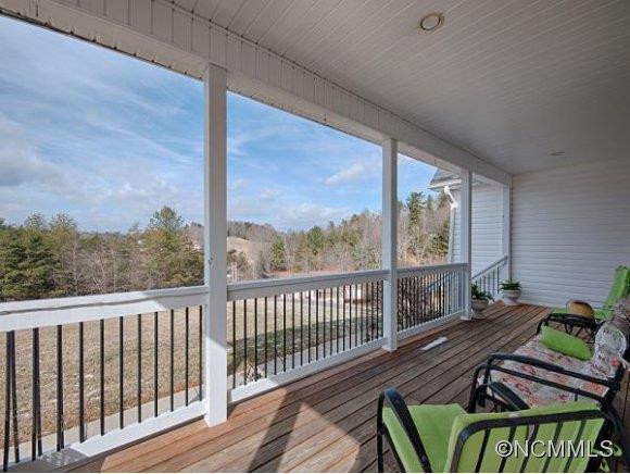44 WHITE THORN DRIVE - Photo 2