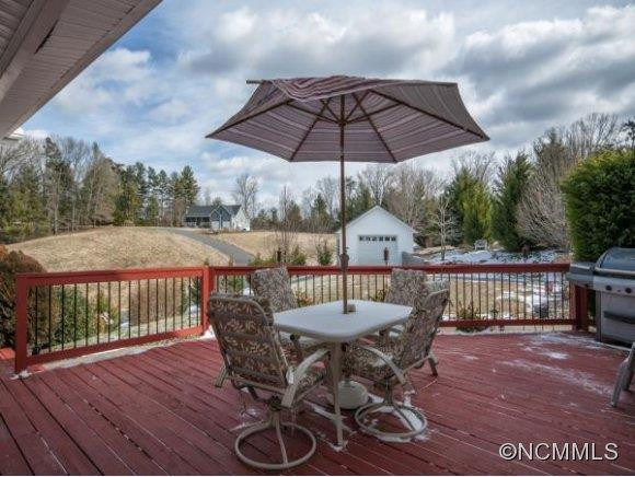 44 WHITE THORN DRIVE - Photo 5