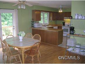 205 Stonebrook Drive - Photo 2
