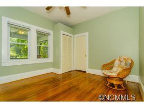 829 Montreat Road - Photo 11