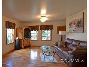 222 Hayfield Drive - Photo 2