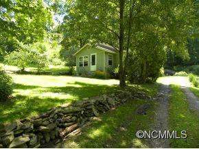 253 Bradley Street - Photo 2