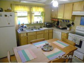 253 Bradley Street - Photo 15