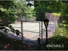 390 Forest Heights - Photo 3