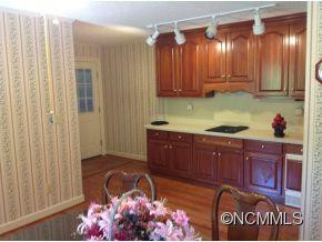 390 Forest Heights - Photo 8