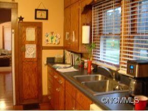 3647 Broad Street - Photo 2