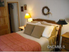 35 Blackberry Hill - Photo 5