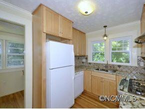 11 PINEVIEW ROAD - Photo 8