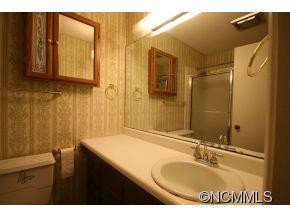 401 Shepard Square - Photo 8