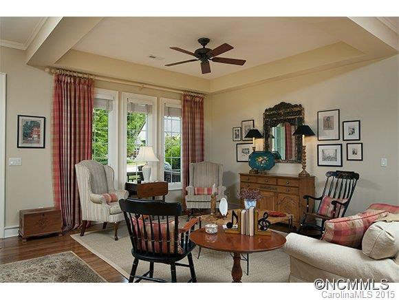 84 Meadow View Road - Photo 2