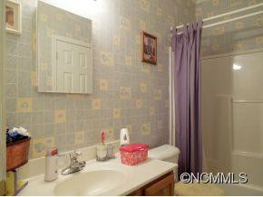 208 Woodview Dr - Photo 13