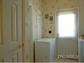 208 Woodview Dr - Photo 14