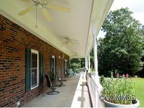 208 Woodview Dr - Photo 16