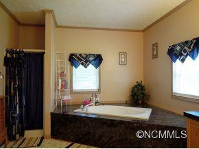 208 Woodview Dr - Photo 9