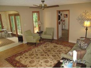 22 Tree Top Drive - Photo 5