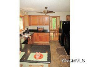 22 Tree Top Drive - Photo 8