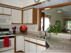305 LAUREL PARK PLACE - Photo 6