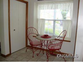 305 LAUREL PARK PLACE - Photo 8