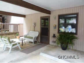35 Maple Ridge Ln