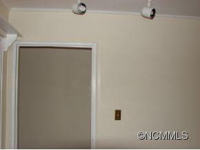  - Photo 11