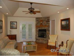114 HERITAGE LANE - Photo 4