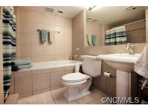 37 Hiawassee Unit E204 - Photo 10