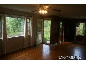 10 Asbury - Photo 2