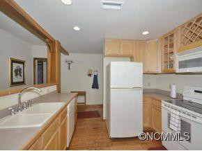 222 CREEKSIDE WAY, D-102 - Photo 5